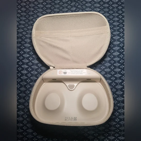 Eufy Breast Pump Charger Case - Picture 4 of 10